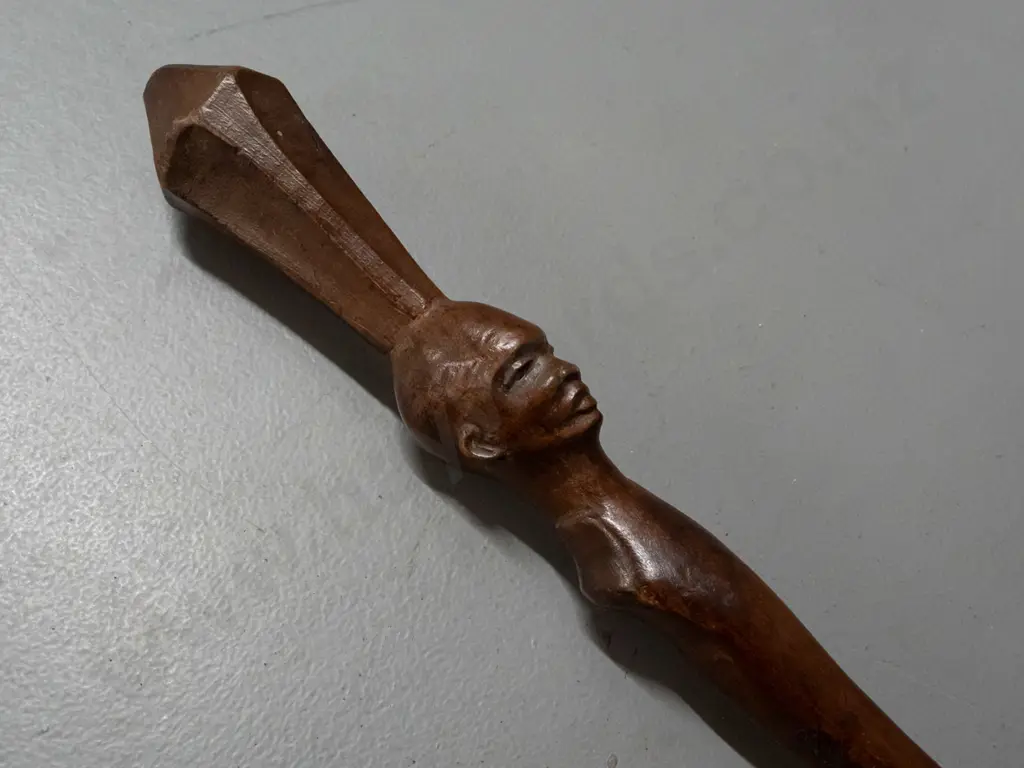 African carved staff - rank insignia, Angola - split to bottom end L-610 Image 1++