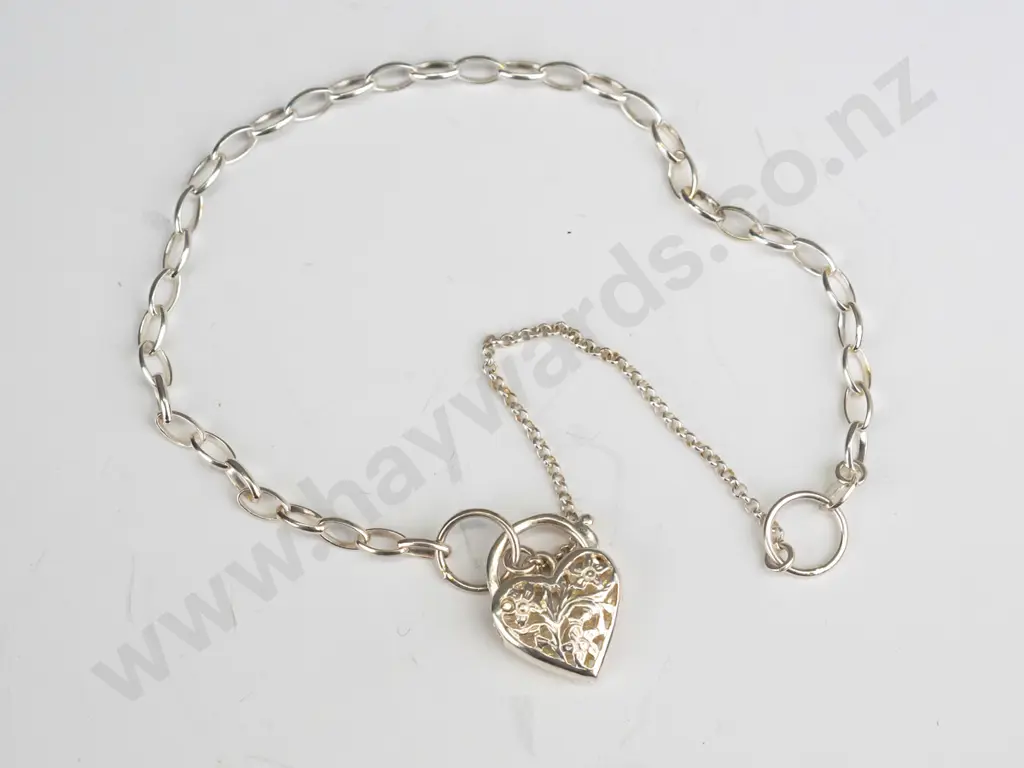 silver bracelet with heart clasp & safety chain stamped 925 Image 1++