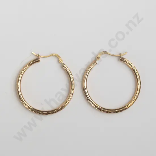 9ct hoop patterned earrings  0.9gms