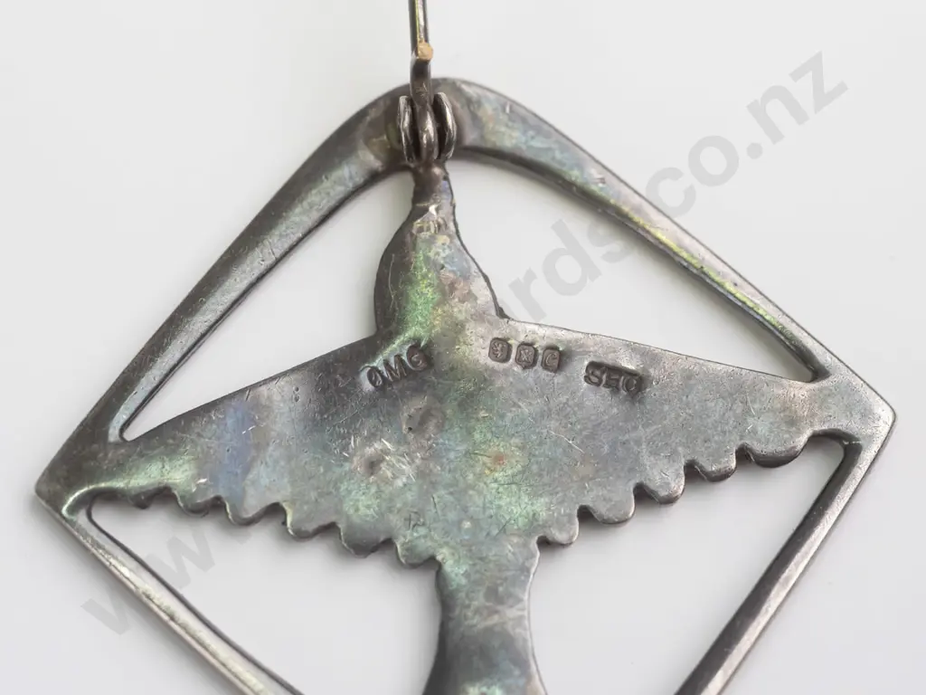 2x sterling silver brooches, 1x sterling silver bracelet Image 1++