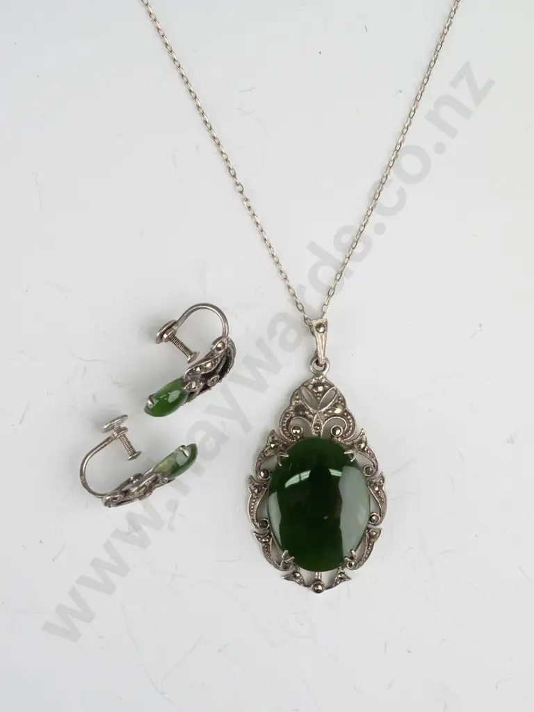 greenstone - diamante necklace & earring set no marks Image 1++