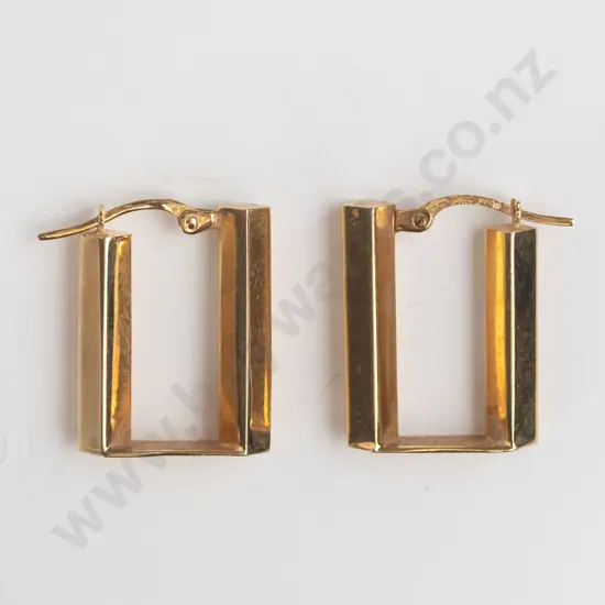 9ct rectangular earrings 2.40gms