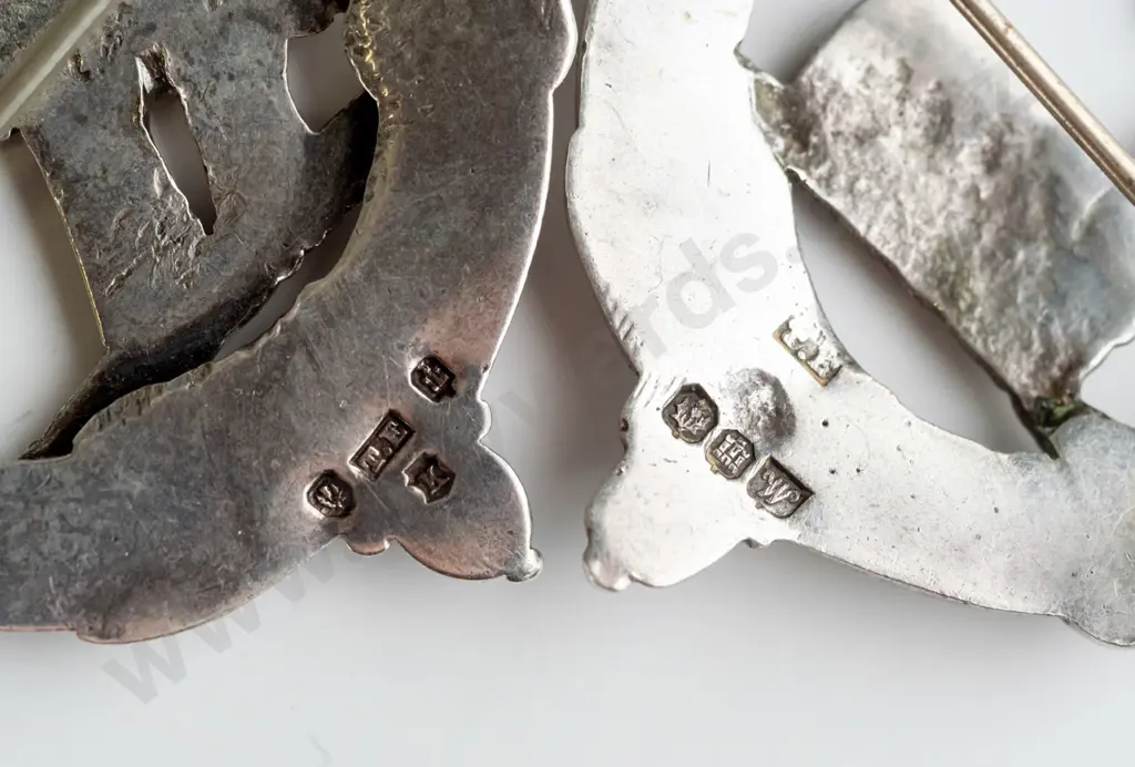 3 sterling silver brooch pins, 2 with mottos, all with Scottish hallmarks - sword L-80 and 2 Scottish clan mottos Image 1++