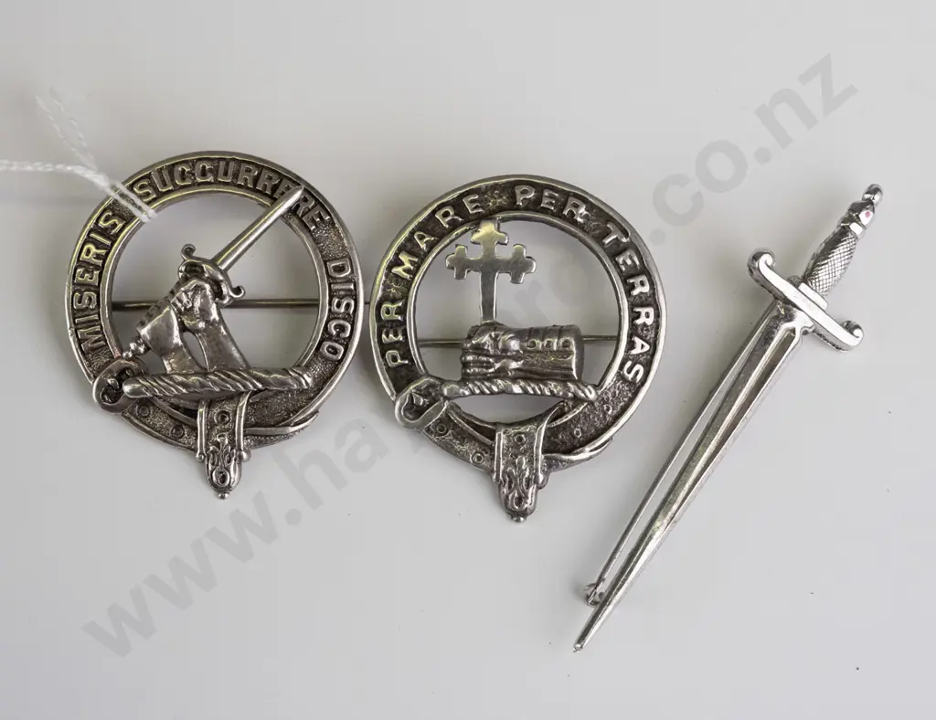 3 sterling silver brooch pins, 2 with mottos, all with Scottish hallmarks - sword L-80 and 2 Scottish clan mottos Image 1++