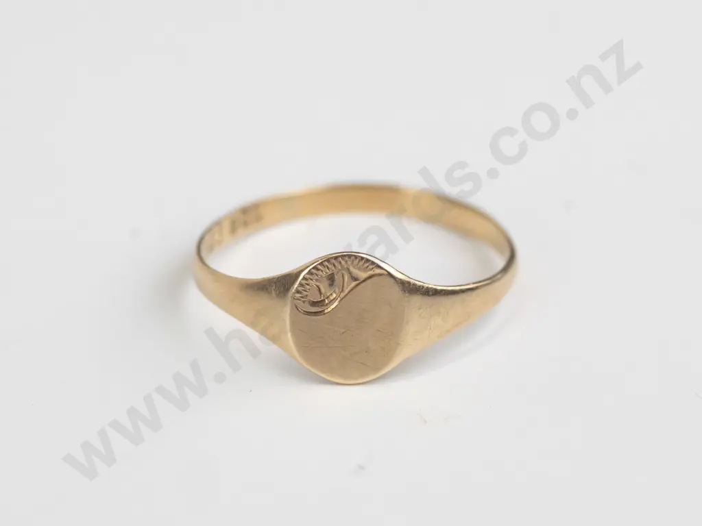 9ct round signet  0.7gms Size M Image 1++