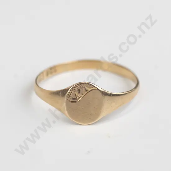 9ct round signet  0.7gms Size M