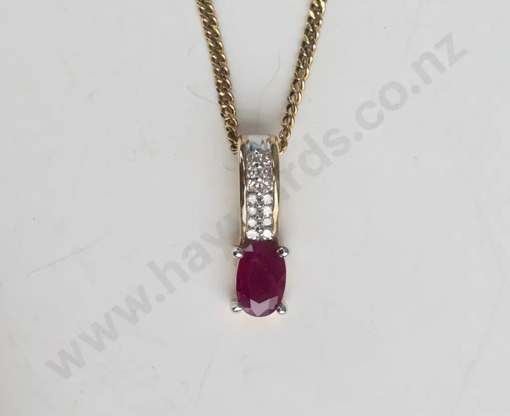 cz & garnet necklace stamped 9ct 2.9gm Image 1++