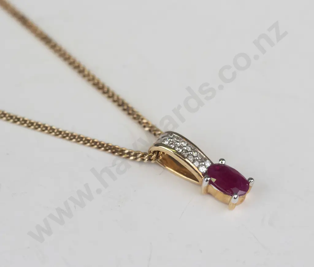 cz & garnet necklace stamped 9ct 2.9gm Image 1++
