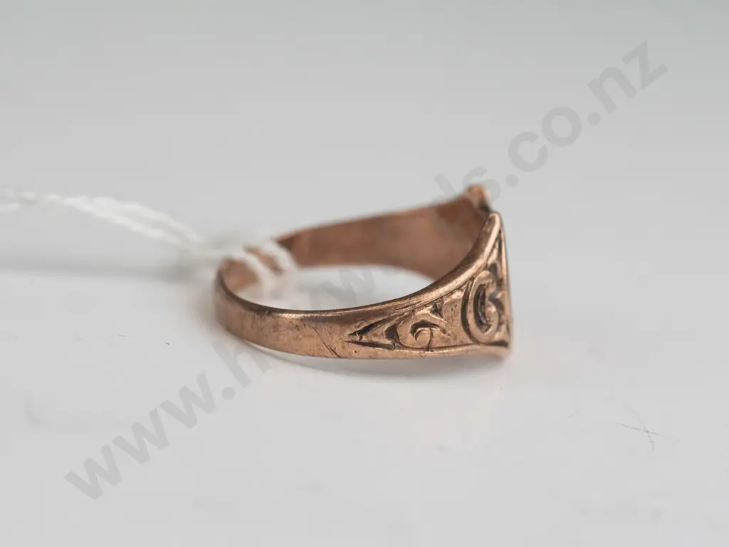 rose gold signet ring marked "9ct" Size R.5 4gm Image 1++