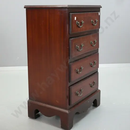 reproduction mahogany Sheraton style bedside / small chest of 4 drawers with inlaid stringing, cross-banded top and