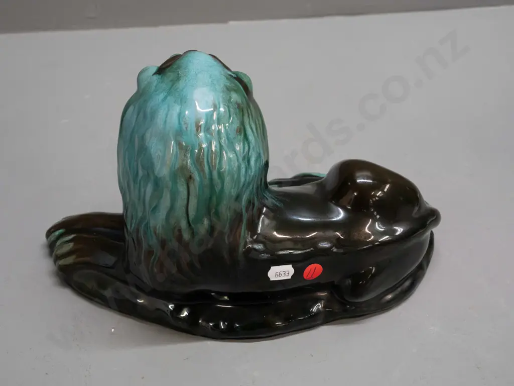 Blue Mountain pottery reclining lion figurine H-190 L-300 Image 1++