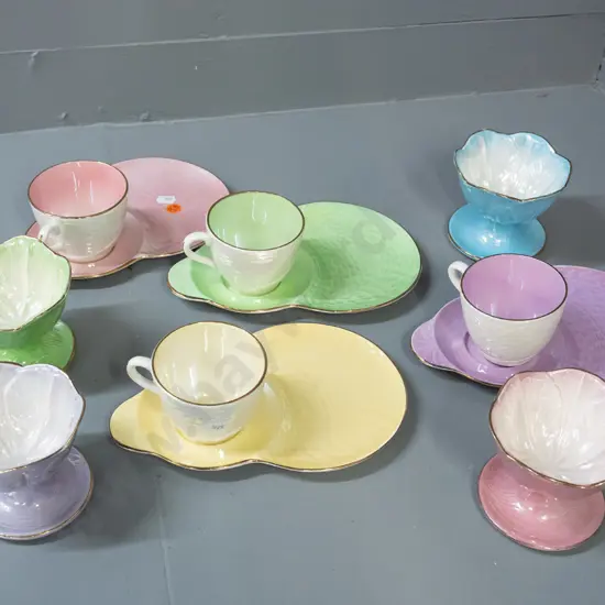 various coloured Maling lustre ware - 4 tennis sets and 4 leaf textured comport / sweet dishes H-90 D-100