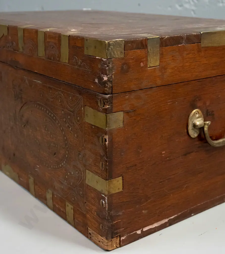 Indian dowry chest with carved hardwood with brass binding, inlaid decoration, swan-neck handles, mirror and glazed Image 1++