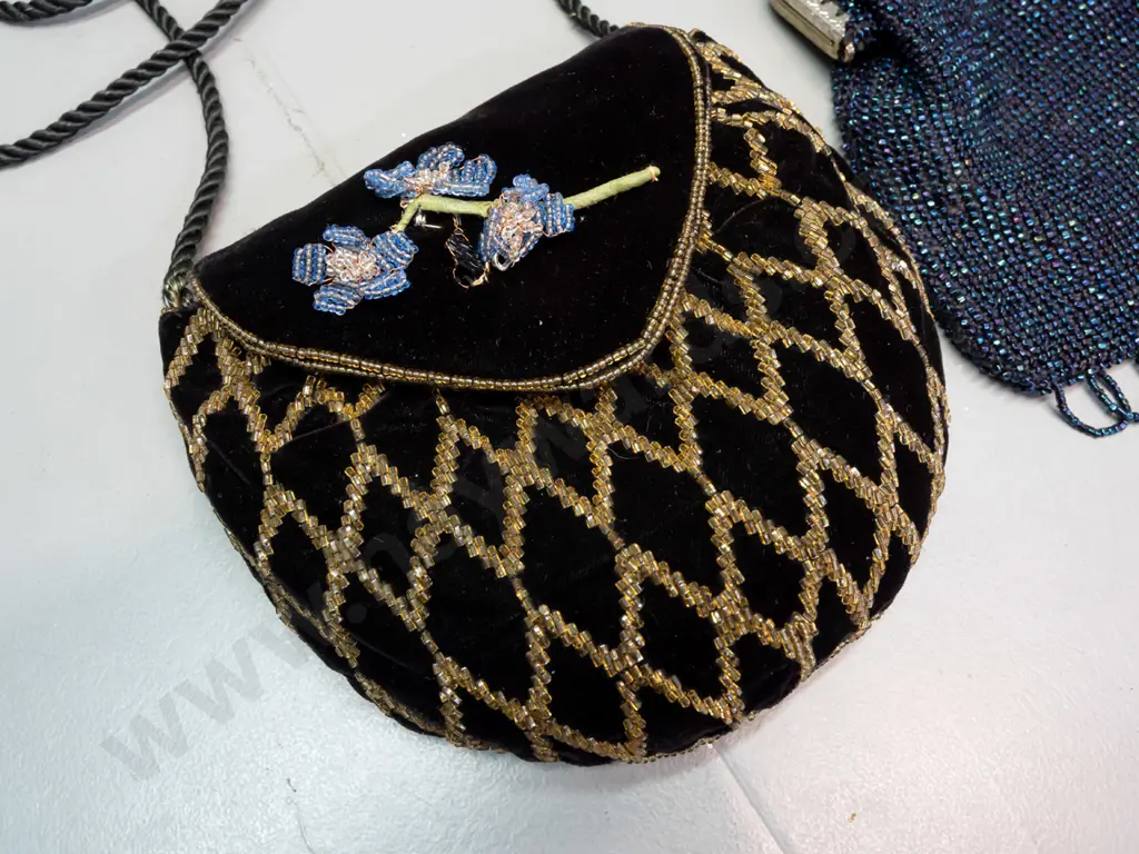 black velvet purse with glass bead and wire decoration, lustre glass bead purse with chromed chain and a clamshell purse Image 1++