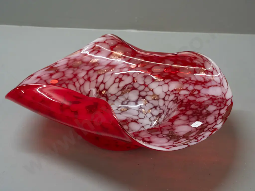 large art glass bowl - folded design red, mottled white and clear with copper inclusions H-130 W-370 Image 1++