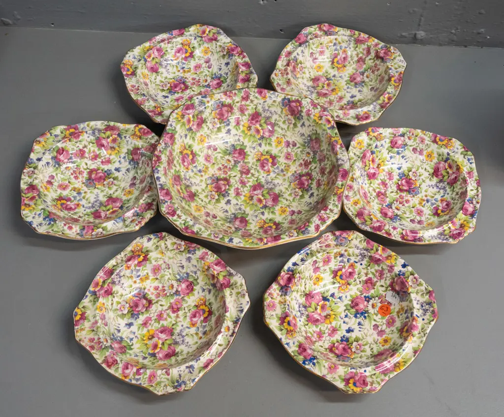 Royal Winton Summertime sweet set with 1 large and 6 small bowls - larger is D-230. Image 1++