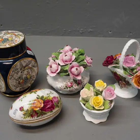 Royal Albert Lavender Rose and Old Country Roses flower posies, Coalport posie, Royal Albert egg-shaped trinket and a