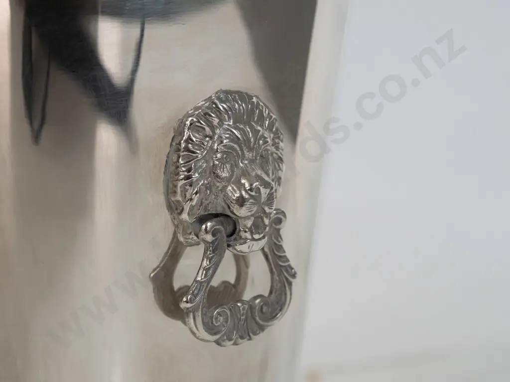 Rodd plated ice bucket with cast alloy lion's head handles H-200 D-190 at top. Image 1++