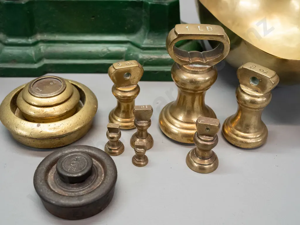 vintage balance scales marked "WT Avery To Weigh 4 lb." with brass pans, assorted brass bell & other weights H-230 W-350 Image 1++