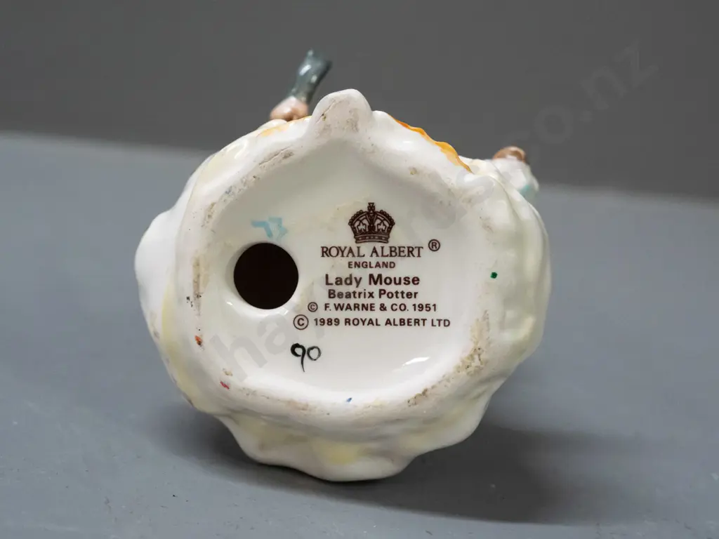 Royal Albert Beatrix Potter figurine - Lady Mouse H-100 Image 1++