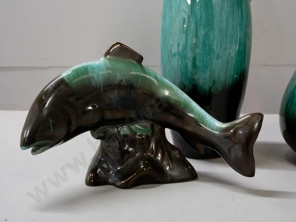 3 Blue Mountain pottery items - salmon figure L-220 and 2 ewer jugs, taller is H-400 Image 1++