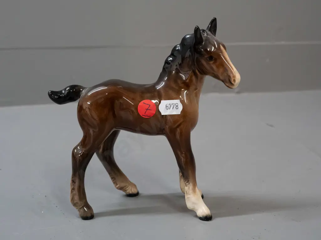 Beswick horse figure with head up H-150 L-150 Image 1++