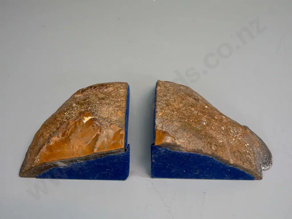 pair of polished agate geode book-ends with baize lining on 2 sides H-140 W-260 across the pair Image 1++
