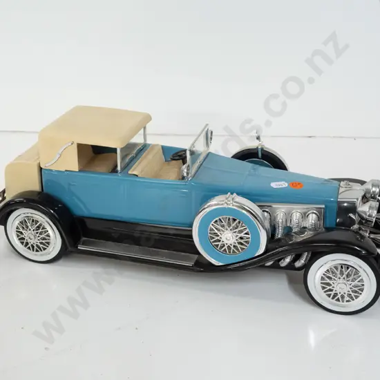 Jim Beam automotive decanter - 1934 Duesenberg, no contents, Jim Beam sticker has come off L-460