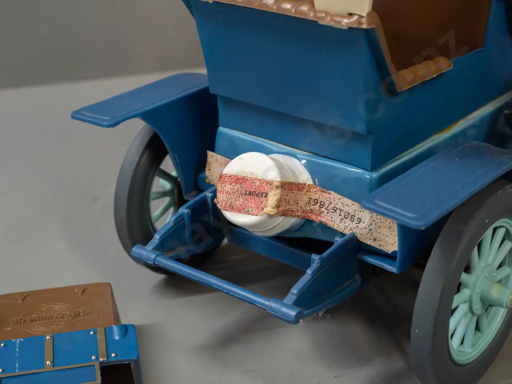 Jim Beam automotive decanter - Thomas Flyer, with contents, seal seems intact - wear to paper label, small crack in Image 1++