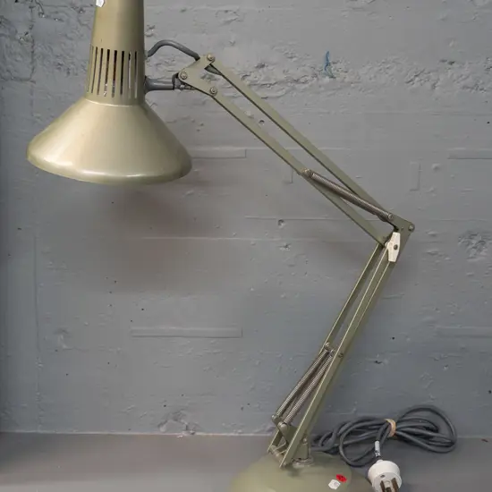 Superlux / Gartner Auckland anglepoise table lamp - shade D-190