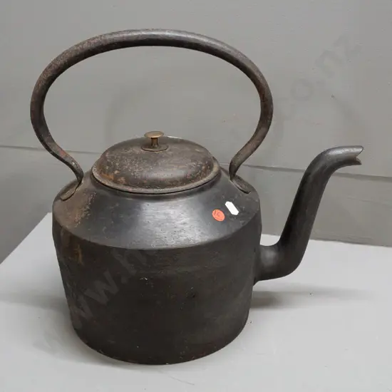 vintage cast iron kettle H-350 L-360 marked J & J Siddons West Bromwich - 6 Quart - No. 6 - some corrosion esp. inside