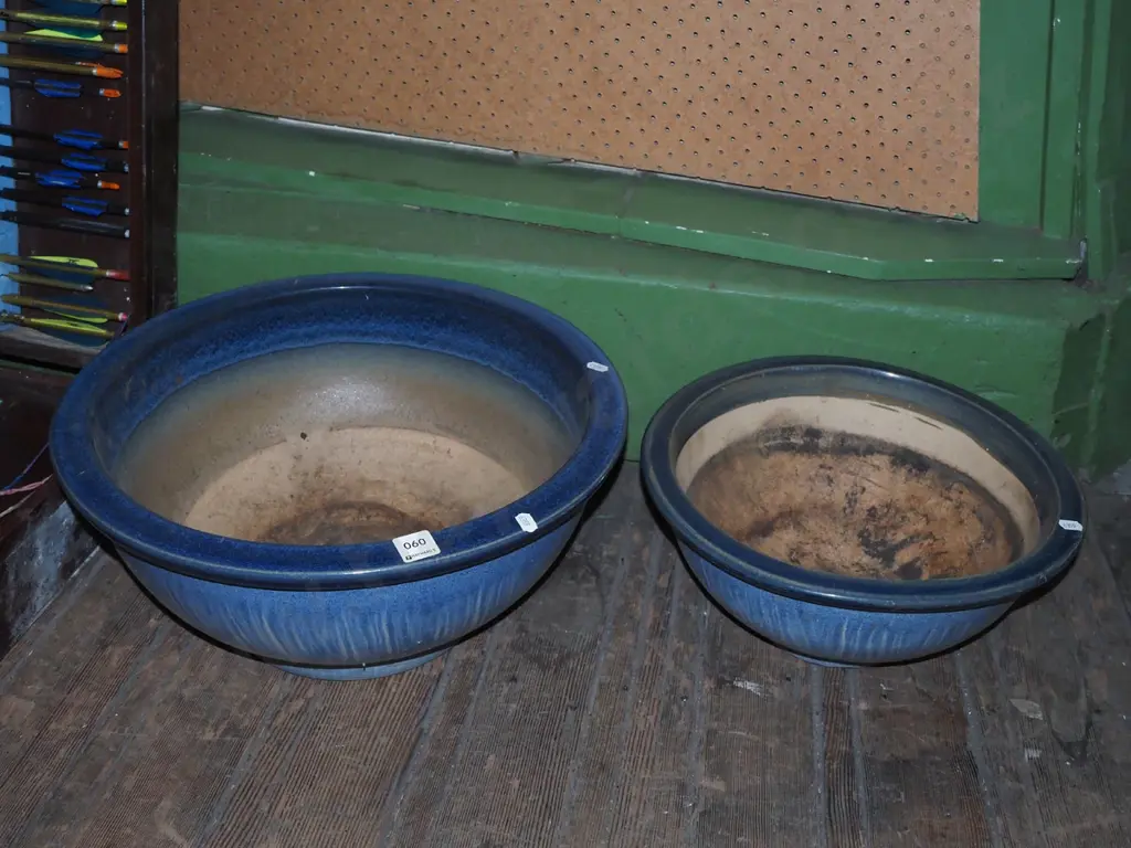 2x blue glazed garden planters Largest Diam430 Image 1++