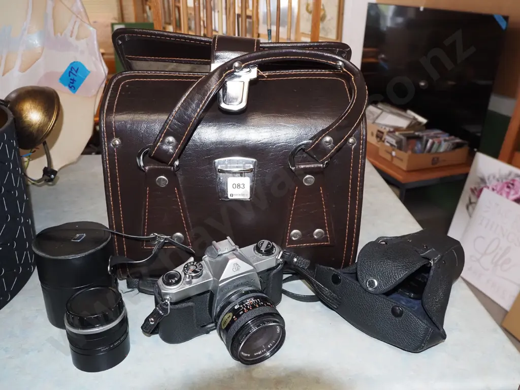 Asahi Pentax 35mm camera with vinyl bag and accessories and additional lens Image 1++