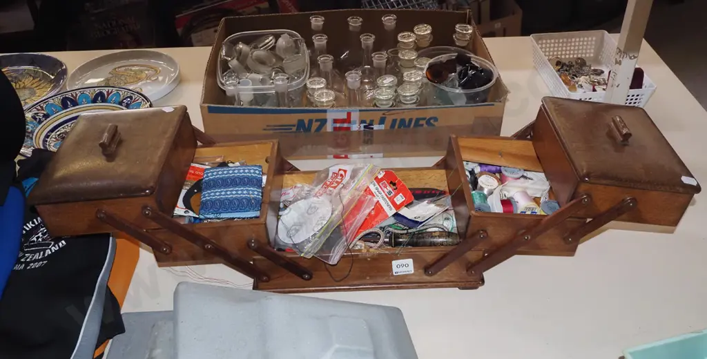 small sewing concertina and contents Image 1++