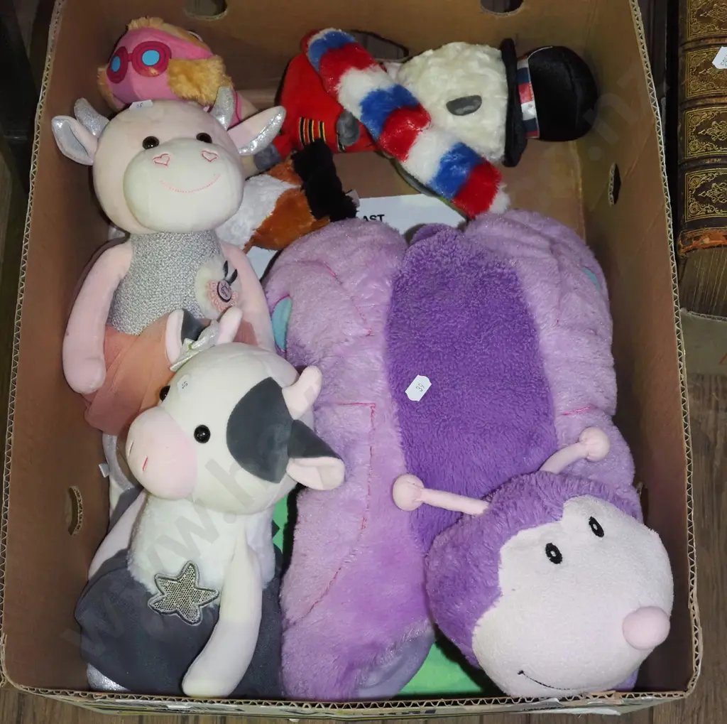box of soft toys Image 1++