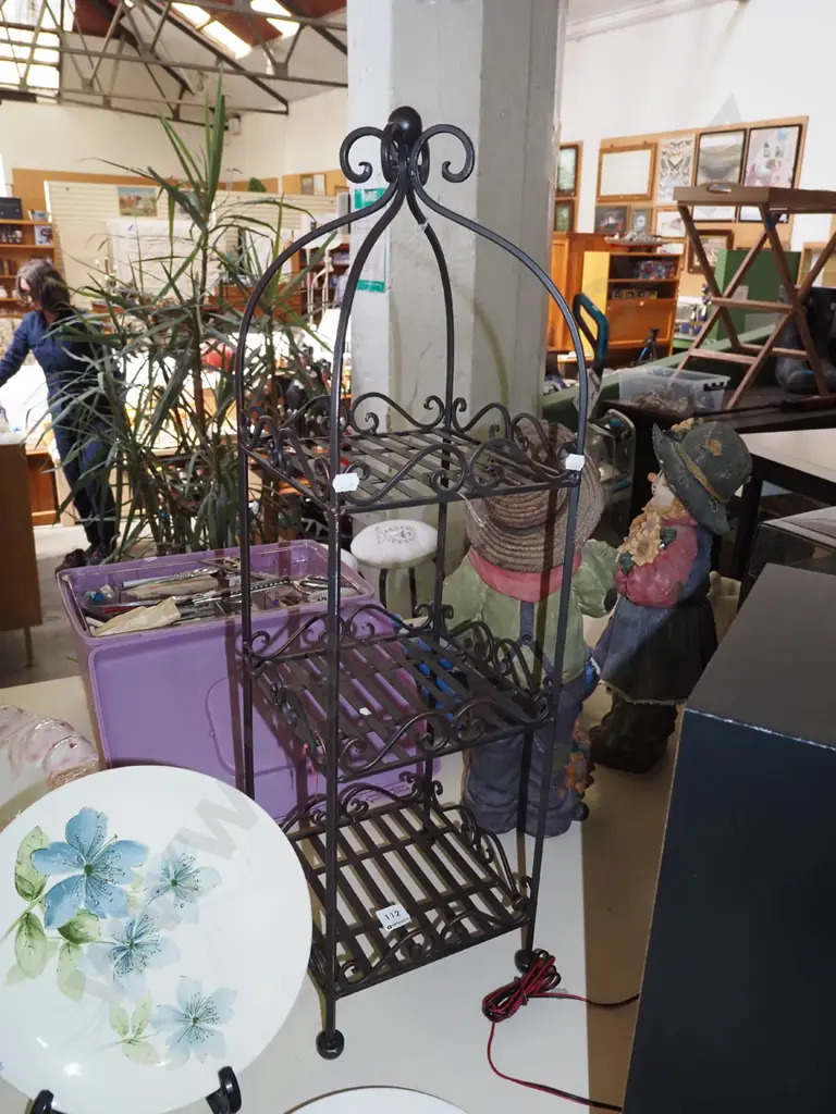 small wrought jardiniere stand H710 Image 1++