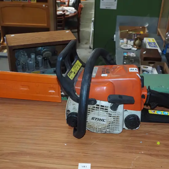 Stihl 017 small chainsaw
