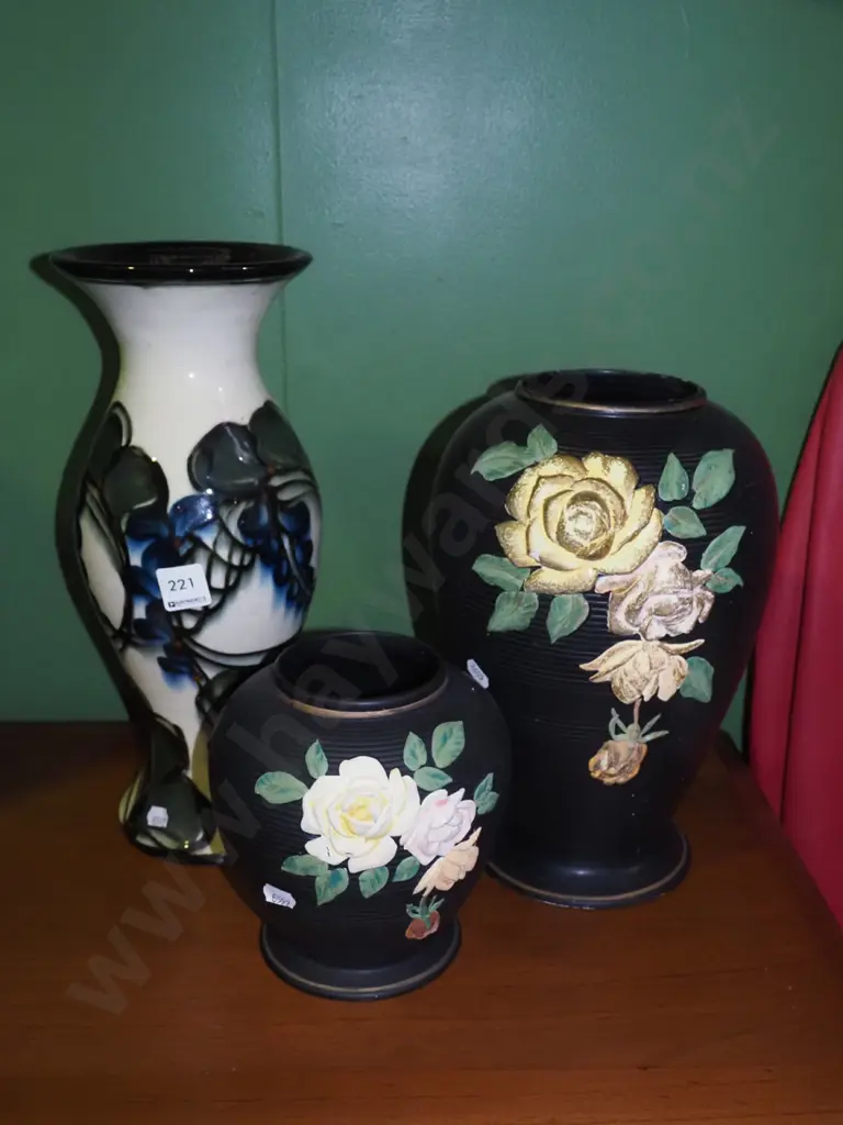 3x vases Tallest H350 Image 1++