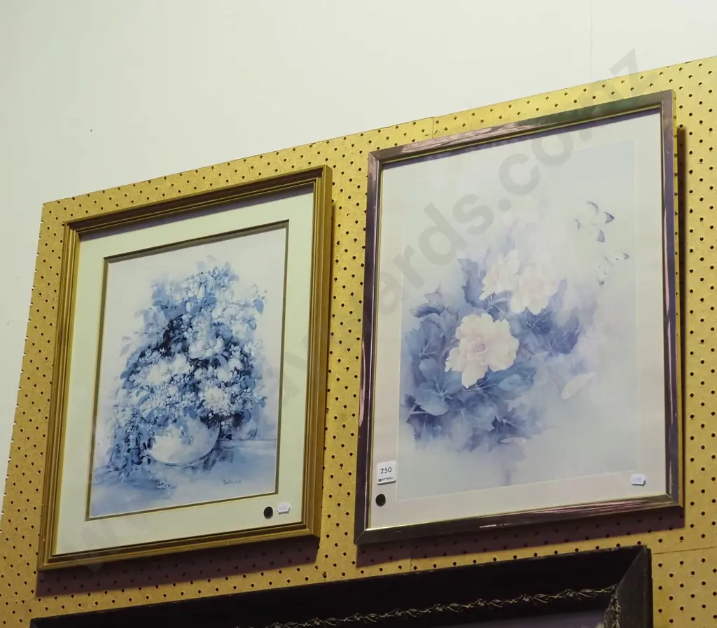 2x floral prints - faded - black dots Image 1++