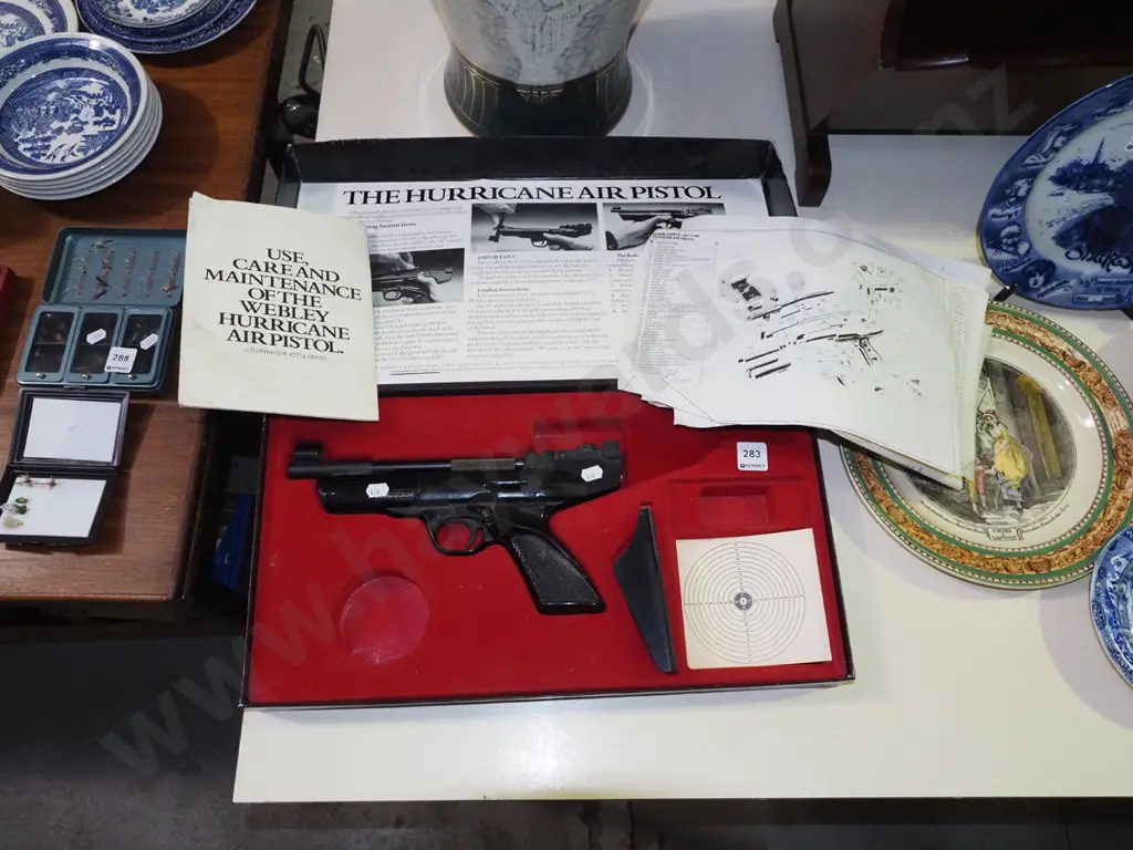 Webley and Scott hurricane air pistol - may need lubricating as has not be used in some time Image 1++