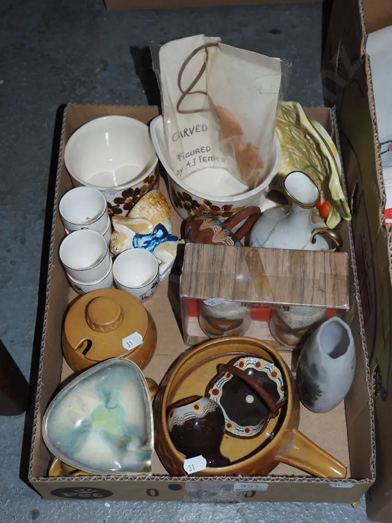 box of ashtray, egg cups, salt & pepper etc Image 1++