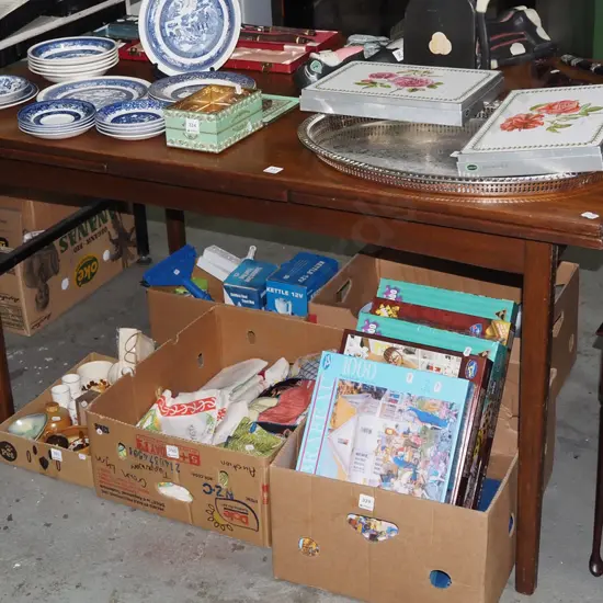 mid-century extending dining table, no chairs H-730 L-1380 W-840