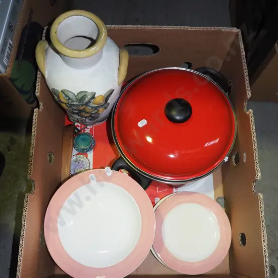 box: Crown Lynn bowls, enamel pot, etc