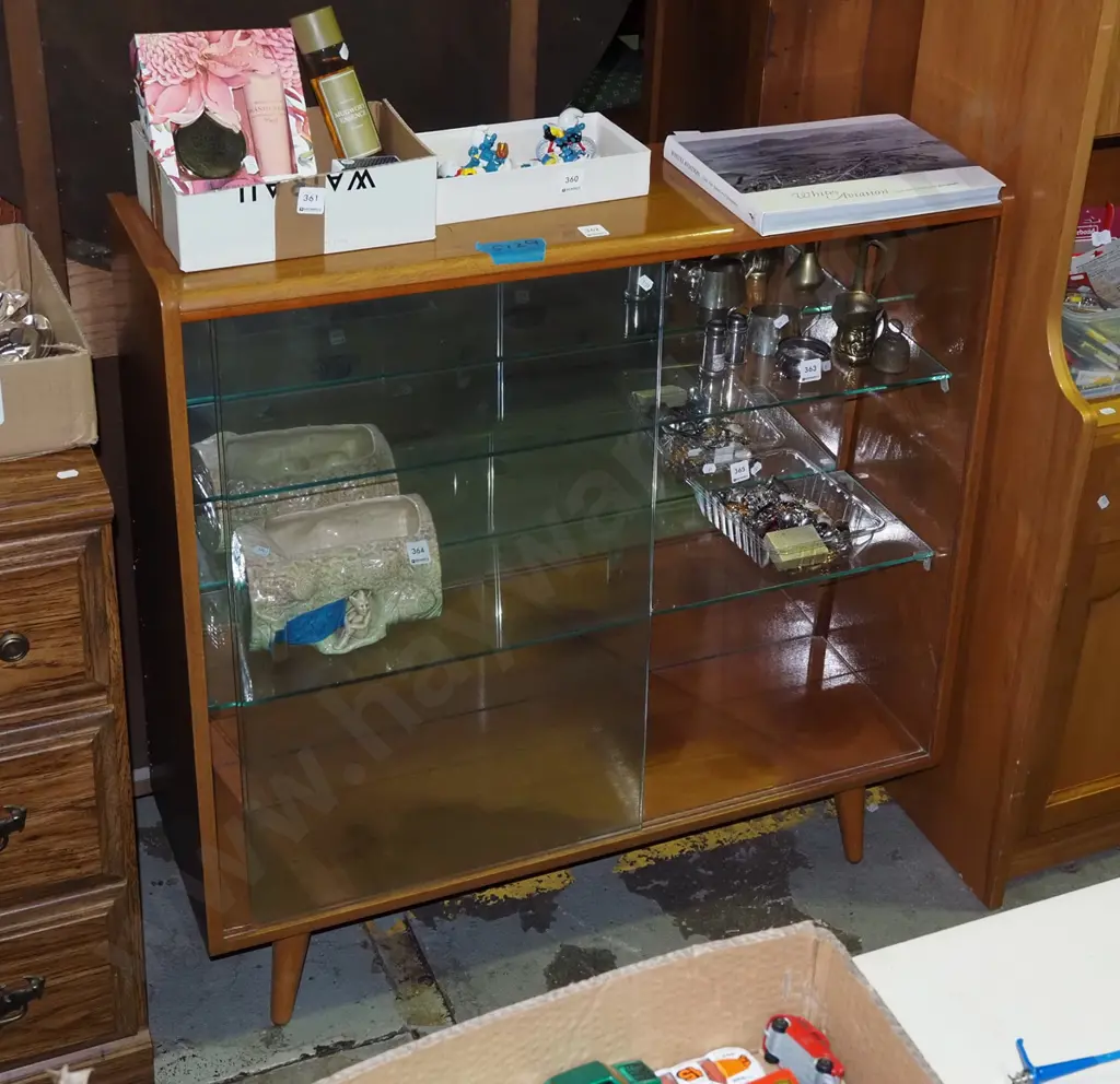 mid-century mahogany china cabinet H-900 W-910 D-280 Image 1++