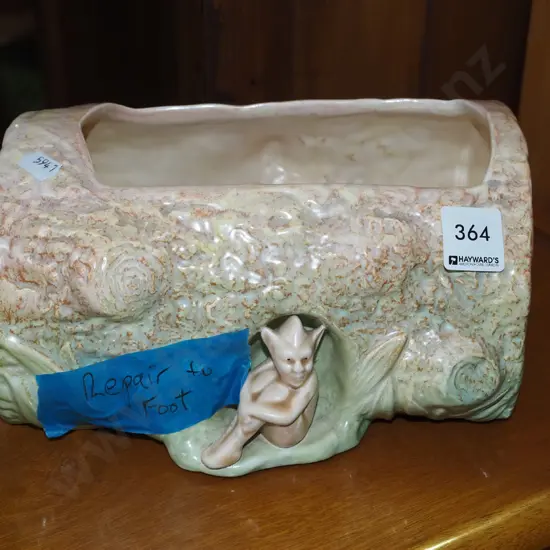 Sylvac tree trunk gnome vase - reapir to foot