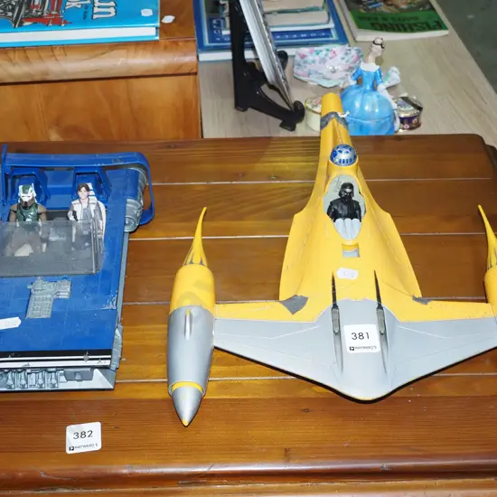 2 Star Wars model vehicles