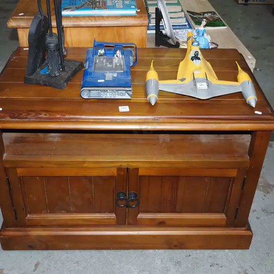 solid pine 2-door entertainment unit