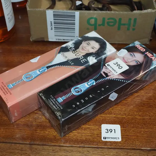 2 boxed as-new eau de toilette sprays