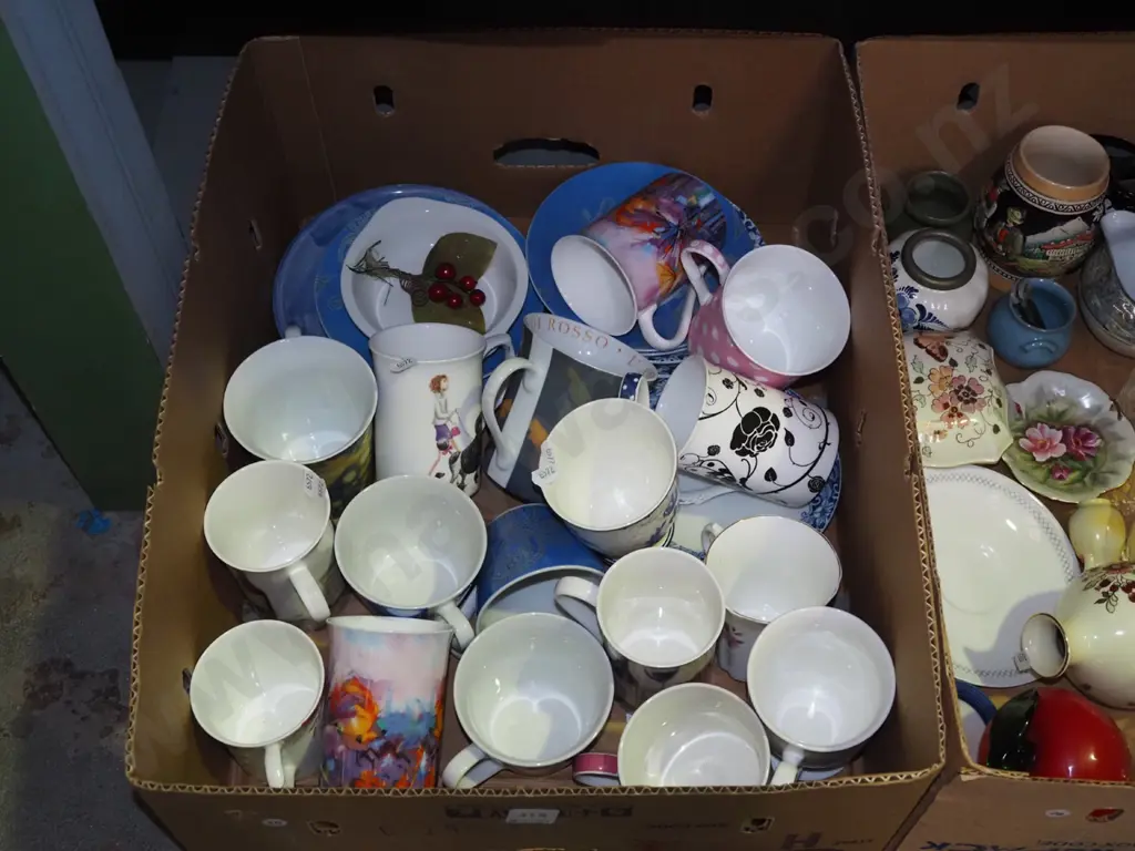 box of coffee cups, plates, saucers Image 1++