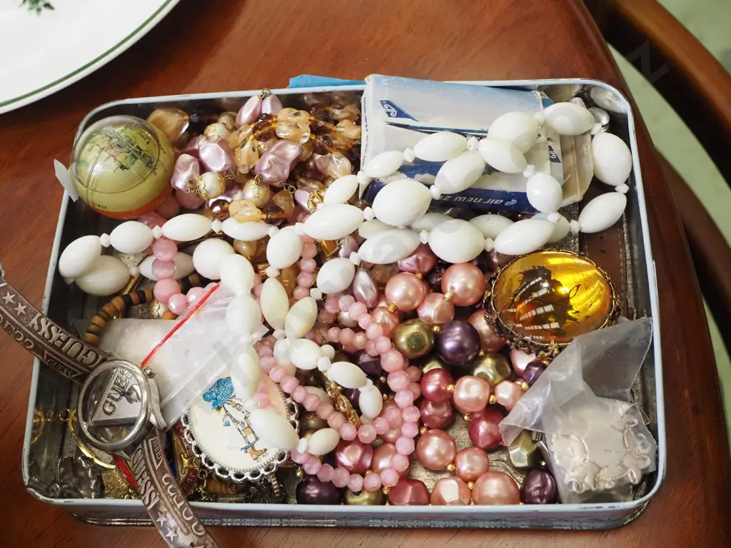 tin of costume jewellery Image 1++